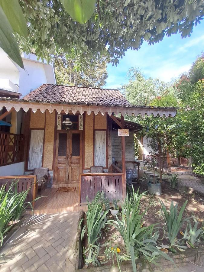 Diana'S Homestay Banyuwangi  Exterior photo