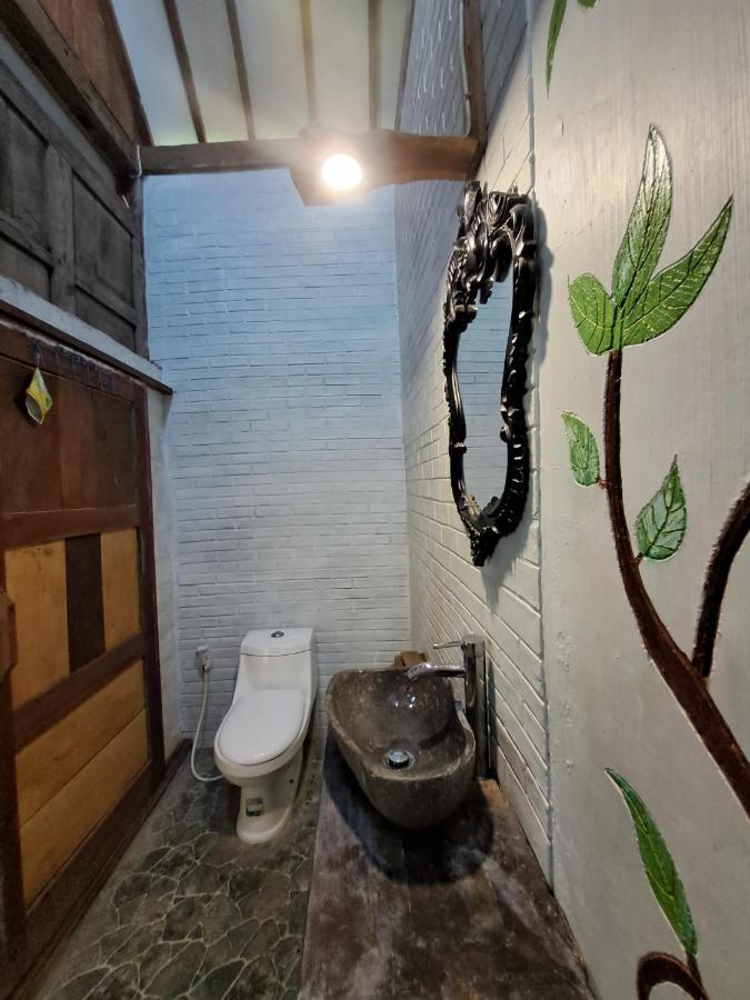 Diana'S Homestay Banyuwangi  Exterior photo